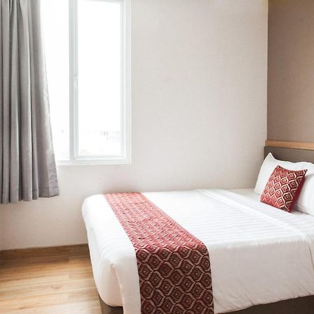 Grand Caman Hotel Bekasi Eksteriør bilde