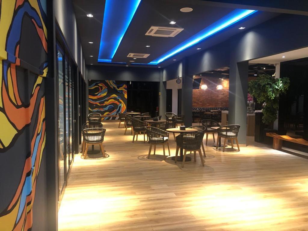 Grand Caman Hotel Bekasi Eksteriør bilde