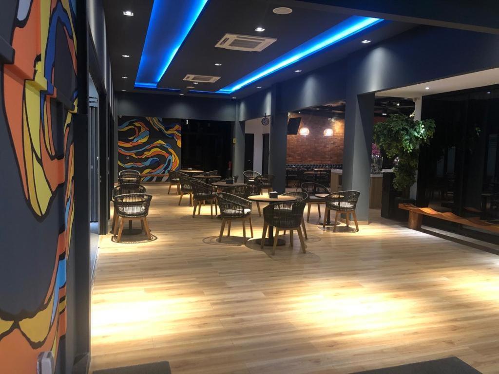 Grand Caman Hotel Bekasi Eksteriør bilde