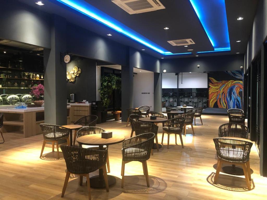 Grand Caman Hotel Bekasi Eksteriør bilde