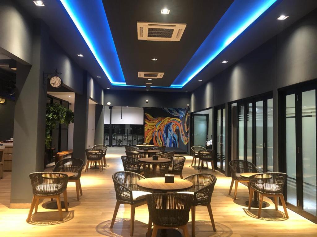 Grand Caman Hotel Bekasi Eksteriør bilde