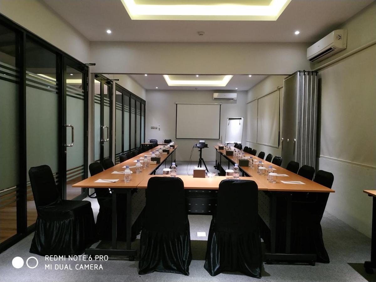 Grand Caman Hotel Bekasi Eksteriør bilde