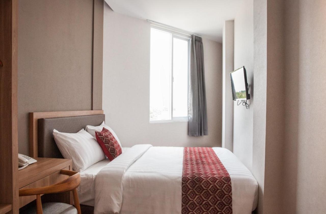 Grand Caman Hotel Bekasi Eksteriør bilde
