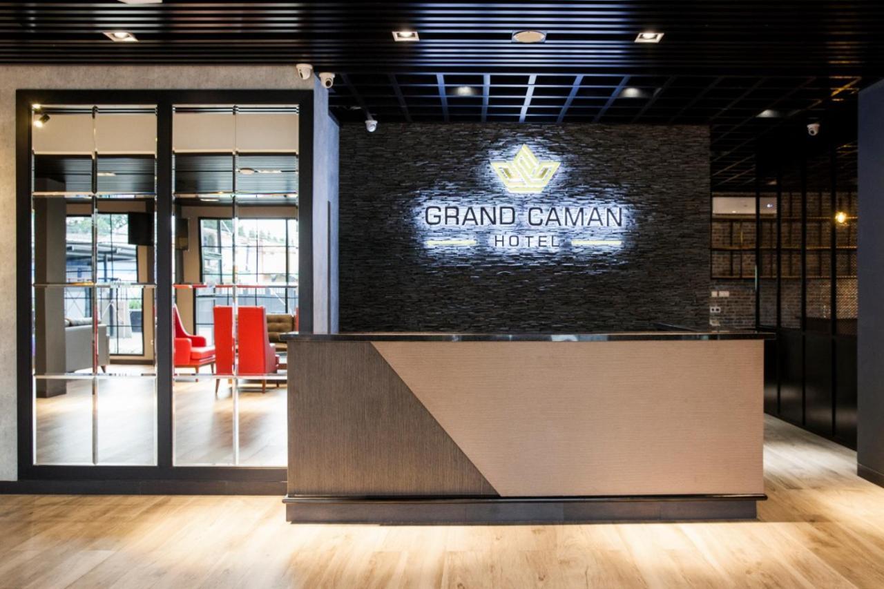 Grand Caman Hotel Bekasi Eksteriør bilde